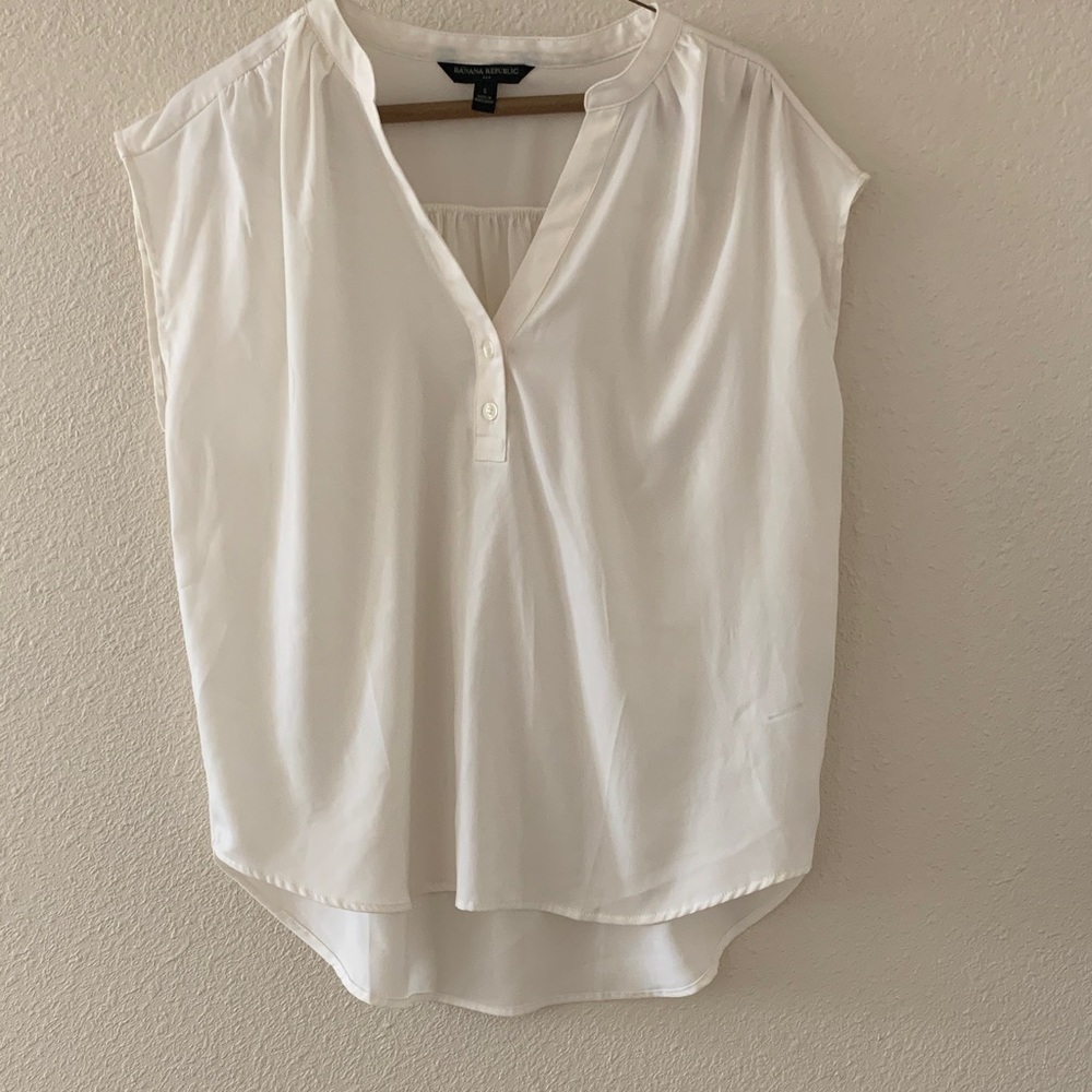 Banana Republic Cream Sleeveless Blouse